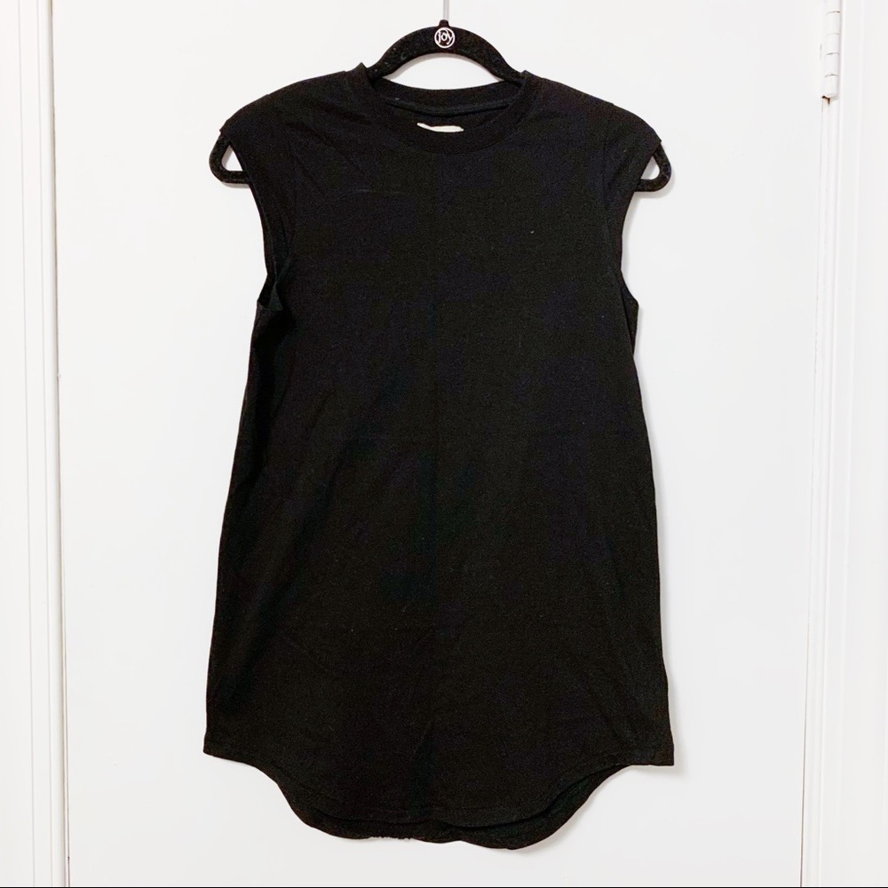 Silence and noise muscle tee